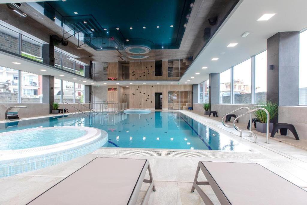 Apartament Faleza16 เรวัล ภายนอก รูปภาพ